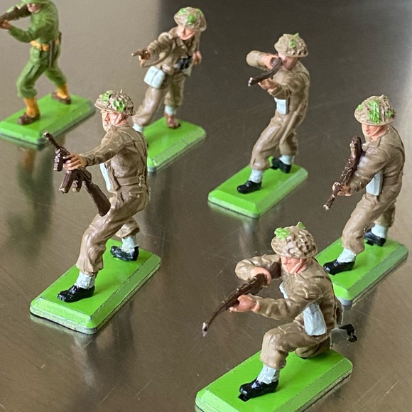 Lot Of 12 Britains Ltd Deetail 1971 American WW2 Soldiers Army Figures - Picture 3 of 10